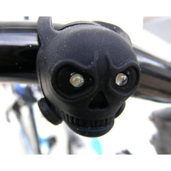 Ліхтар SKULL 2LED  + батарейки