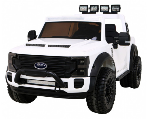 Автомобіль Ford Super Duty White