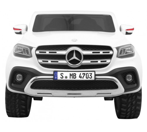 Дитяча акумуляторна машинка Mercedes Benz X-Class Біла