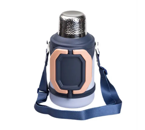 Термос Yiwu HP-14-21BL туристичний Vacuum Cup 1,5 л з фліп кришкою та складаними ручками, темно-синій Термос Yiwu HP-14-21BL туристичний Vacuum Cup 1,5 л з фліп кришкою та складаними ручками, темно-синій