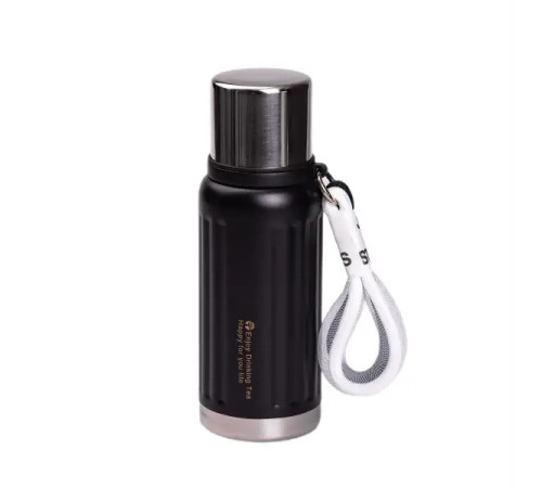 Термос Yiwu HP-14-9B Enjoy 600 мл із фліп кришкою та ремінцем, чорний Термос Yiwu HP-14-9B Enjoy 600 мл із фліп кришкою та ремінцем, чорний