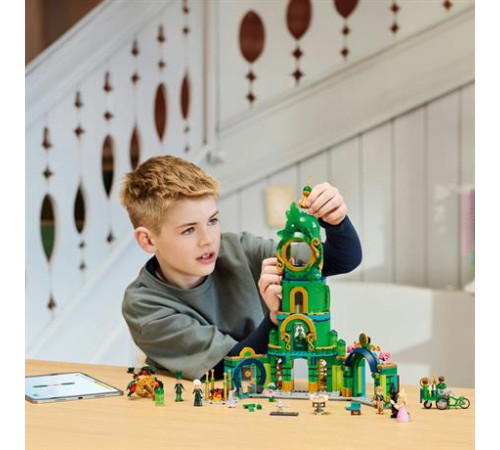 Конструктор LEGO Wicked Ласкаво просимо до Смарагдового міста 945 ел. (75684) Конструктор LEGO Wicked Ласкаво просимо до Смарагдового міста 945 ел. (75684)