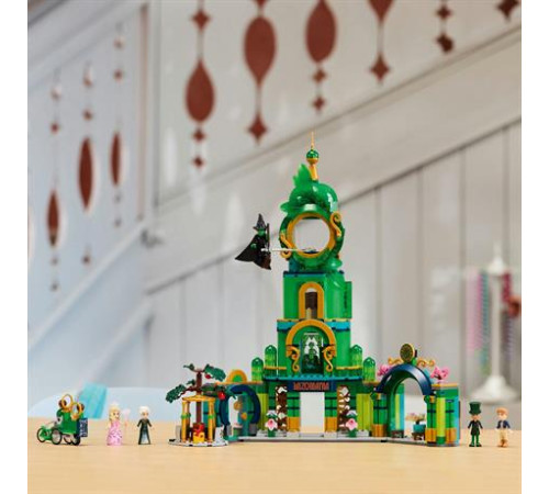 Конструктор LEGO Wicked Ласкаво просимо до Смарагдового міста 945 ел. (75684) Конструктор LEGO Wicked Ласкаво просимо до Смарагдового міста 945 ел. (75684)