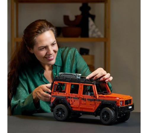 Конструктор LEGO Technic Mercedes-Benz G 500 Professional Line 2891 деталей (42177) Конструктор LEGO Technic Mercedes-Benz G 500 Professional Line 2891 деталей (42177)
