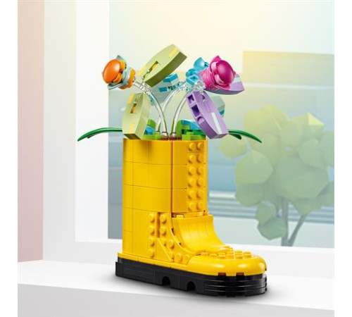 Конструктор LEGO Creator Квіти в лійці 420 ел. (31149) Конструктор LEGO Creator Квіти в лійці 420 ел. (31149)