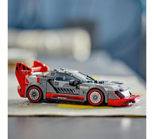 Конструктор LEGO Speed Champions Автомобіль для перегонів Audi S1 e-tron quattro 274 ел. (76921)