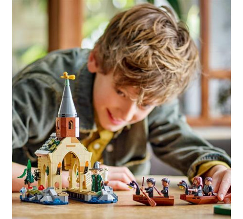 Конструктор LEGO Harry Potter Замок Гоґвортс Човновий елінг 350 ел. (76426) Конструктор LEGO Harry Potter Замок Гоґвортс Човновий елінг 350 ел. (76426)