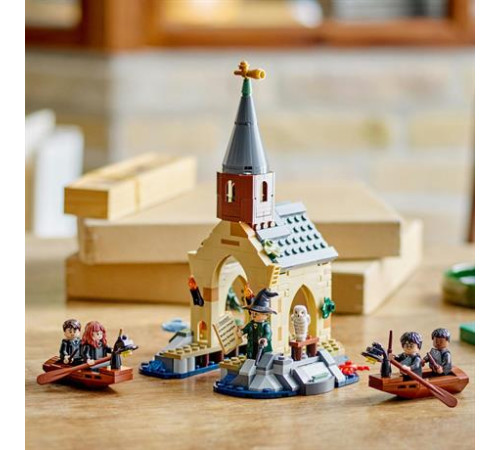 Конструктор LEGO Harry Potter Замок Гоґвортс Човновий елінг 350 ел. (76426) Конструктор LEGO Harry Potter Замок Гоґвортс Човновий елінг 350 ел. (76426)