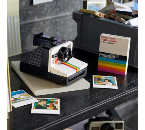 Конструктор LEGO Ideas Фотоапарат Polaroid OneStep SX-70, 516 ел. (21345) Конструктор LEGO Ideas Фотоапарат Polaroid OneStep SX-70, 516 ел. (21345)