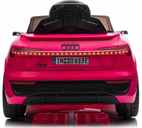 Дитяча акумуляторна машинка Audi SQ8 Рожева Дитяча акумуляторна машинка Audi SQ8 Рожева