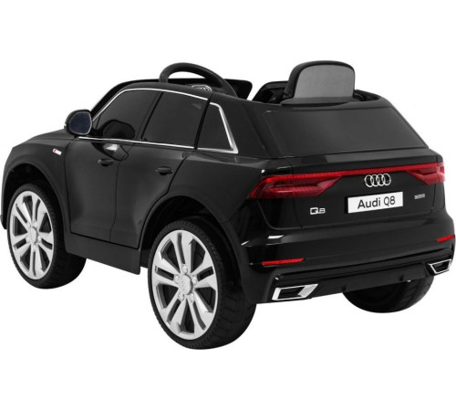 Дитяча акумуляторна машинка Audi Q8 Чорна Дитяча акумуляторна машинка Audi Q8 Чорна